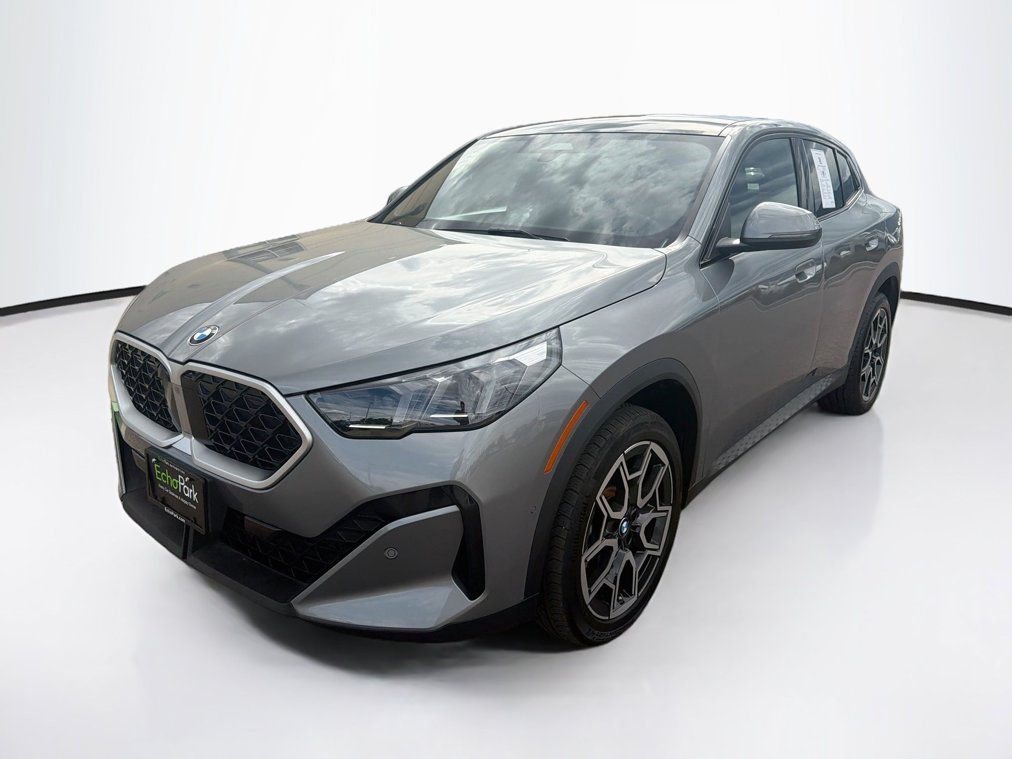 Used 2026 BMW X2 xDrive28i AWD/4WD image 3