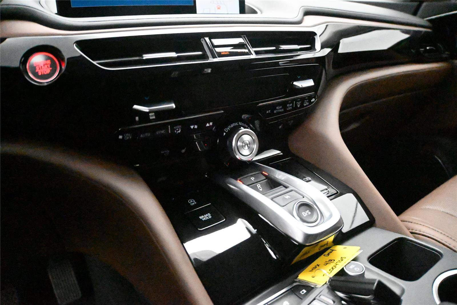 Certified 2024 Acura MDX SH-AWD w/ Technology Package image 4