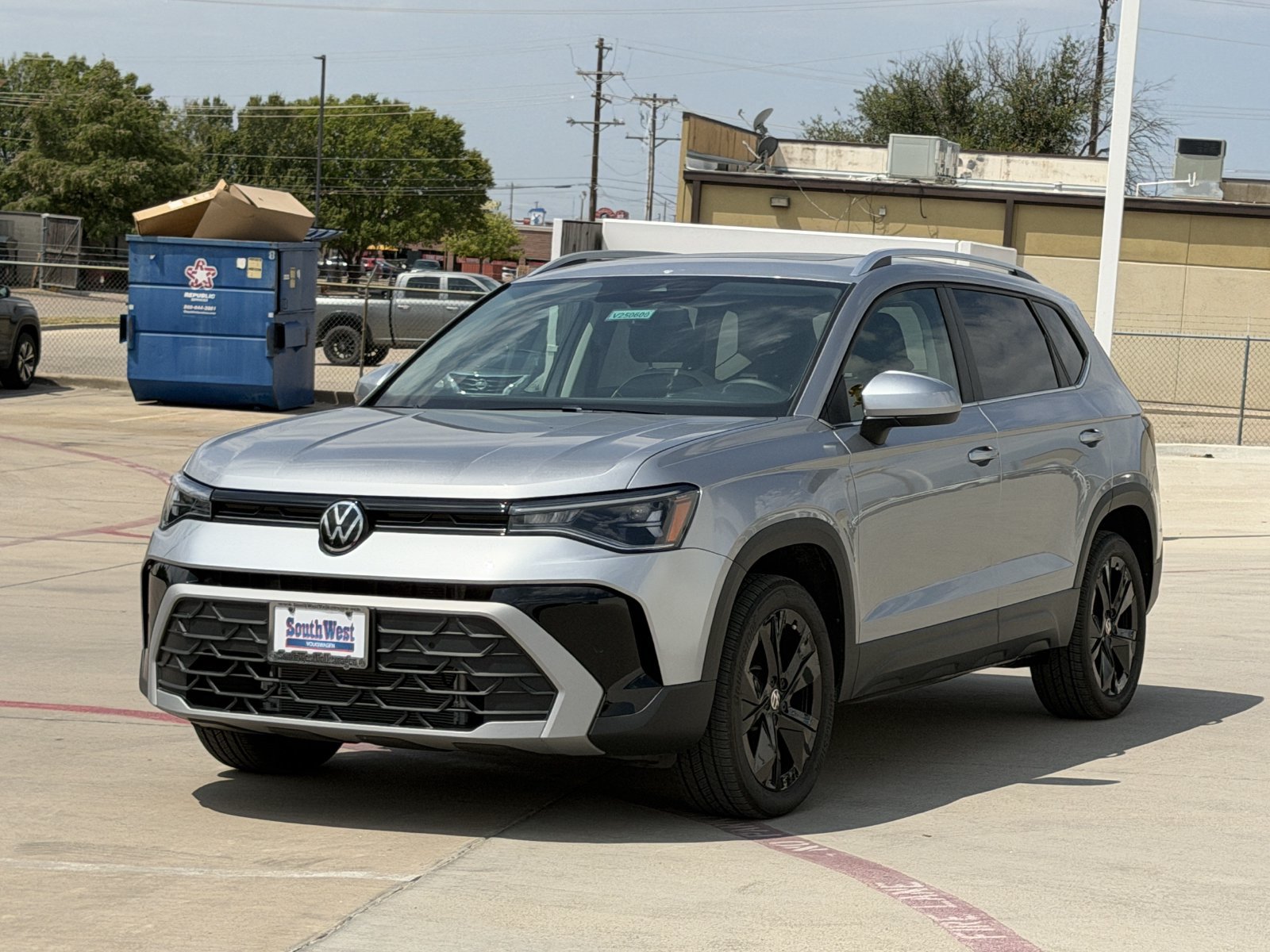 New 2026 Volkswagen Taos SE FWD image 8