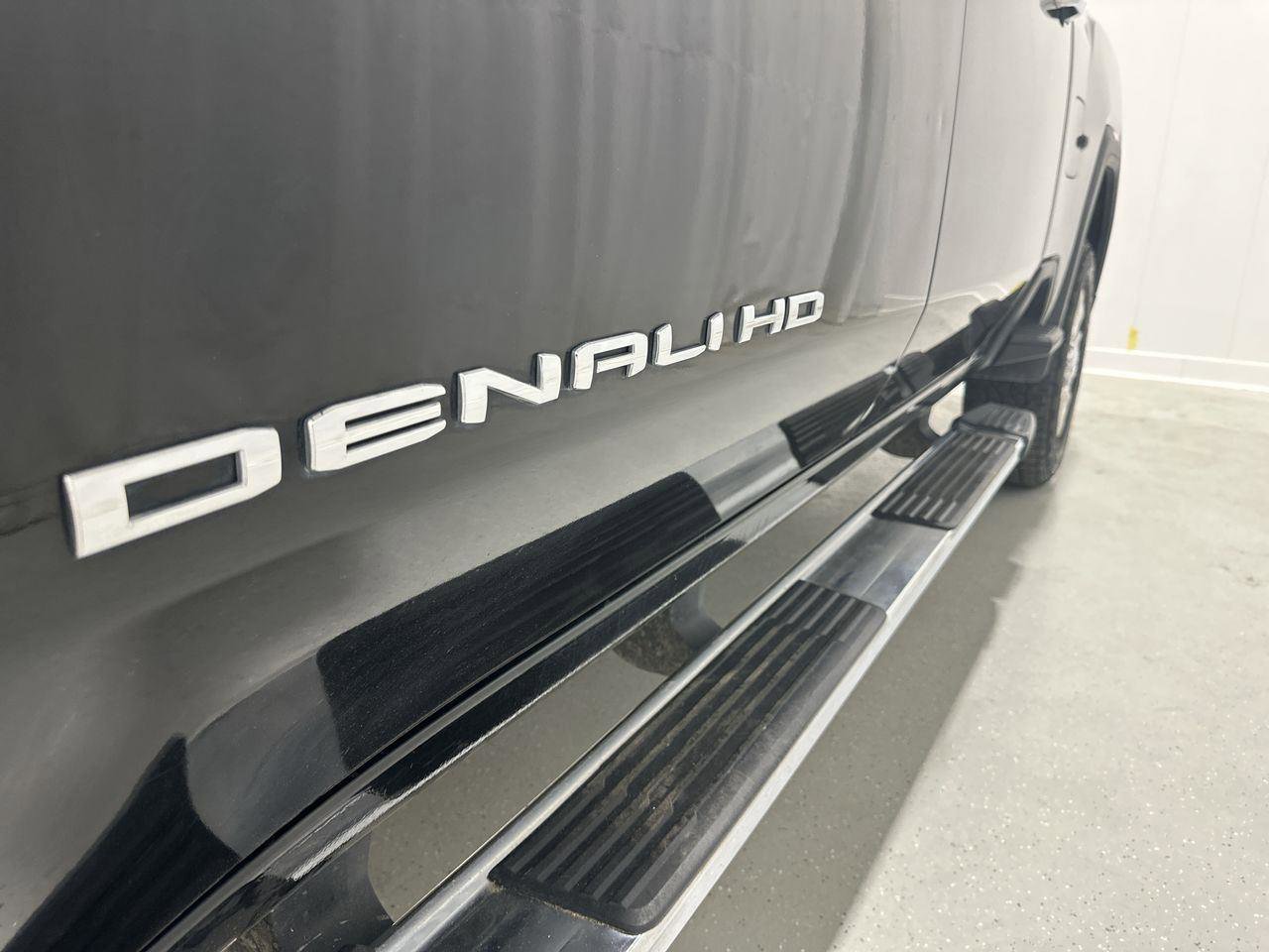 Used 2022 GMC Sierra 2500 Denali w/ Denali Ultimate Package image 32