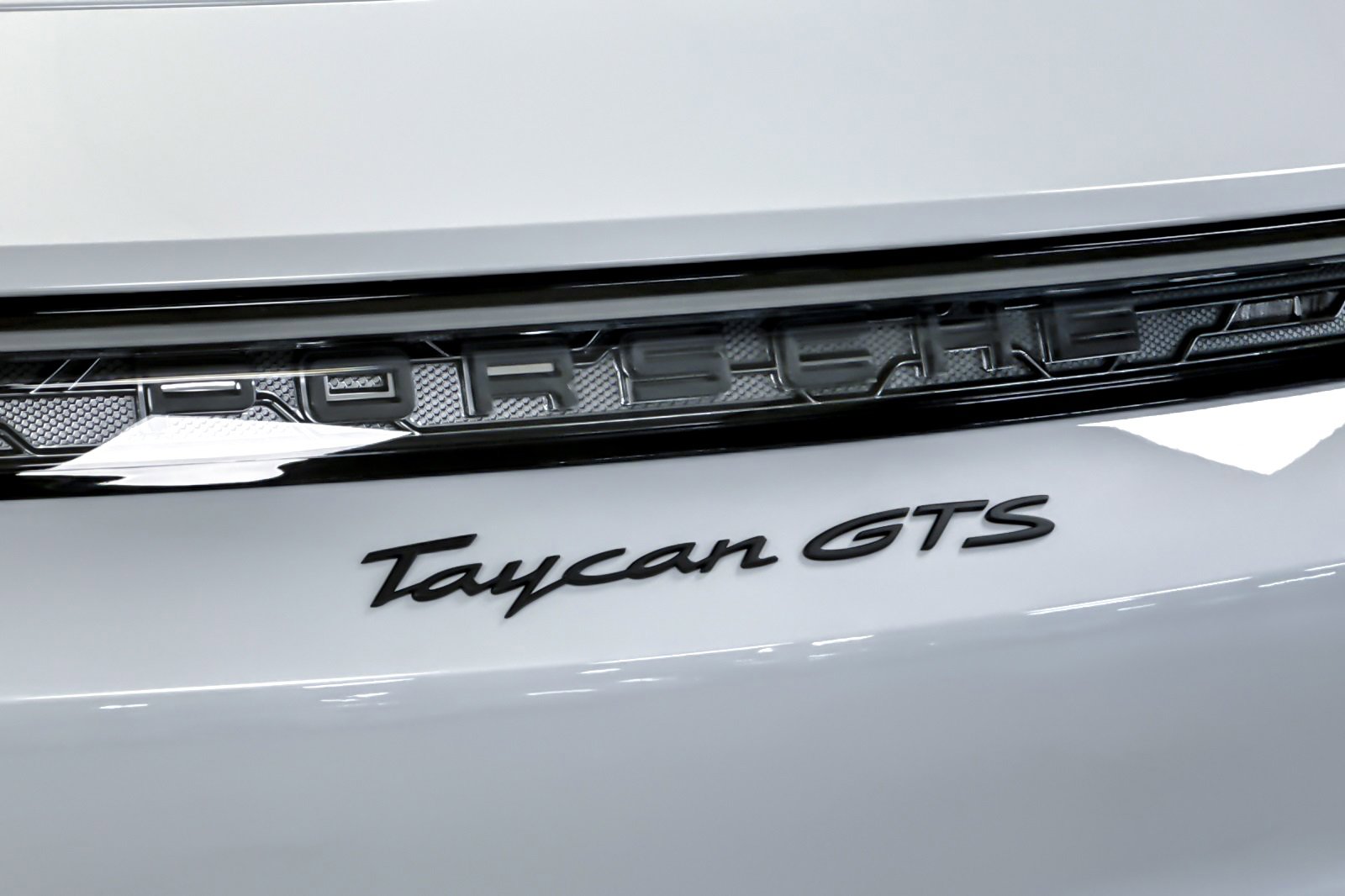New 2025 Porsche Taycan GTS image 26
