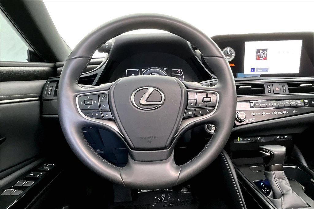 Used 2025 Lexus ES 300h w/ Premium Package FWD image 6
