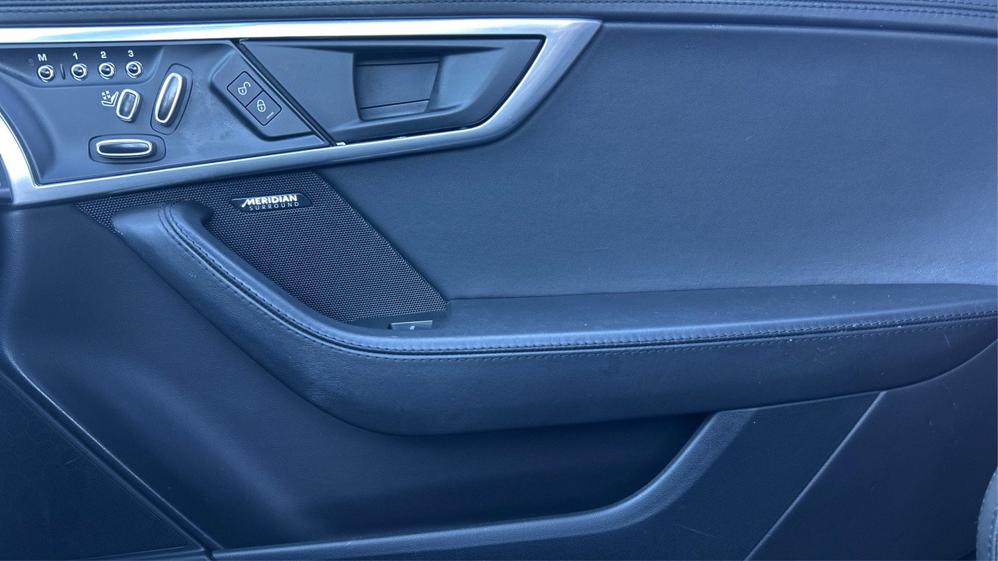 Used 2020 Jaguar F-TYPE Convertible image 40