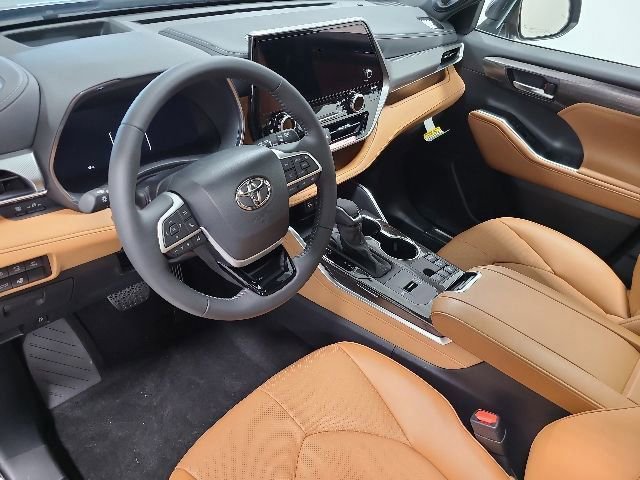 New 2026 Toyota Highlander Platinum AWD/4WD image 24