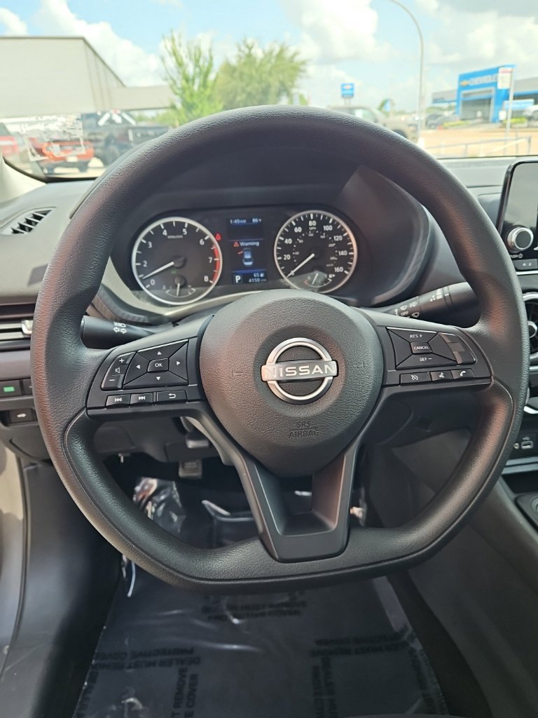 Used 2025 Nissan Sentra S FWD image 13