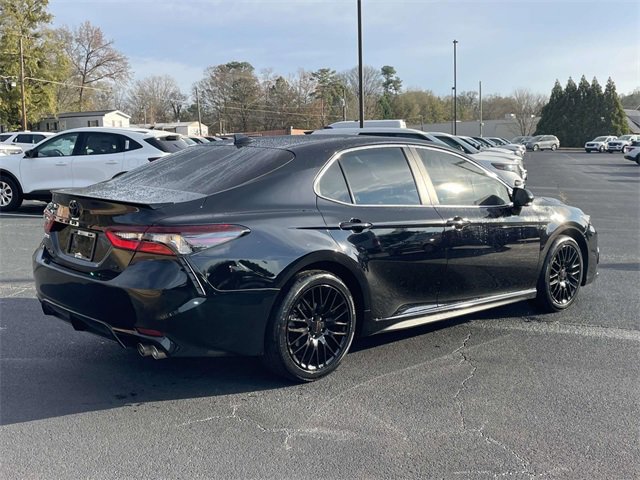 Used 2024 Toyota Camry SE image 6