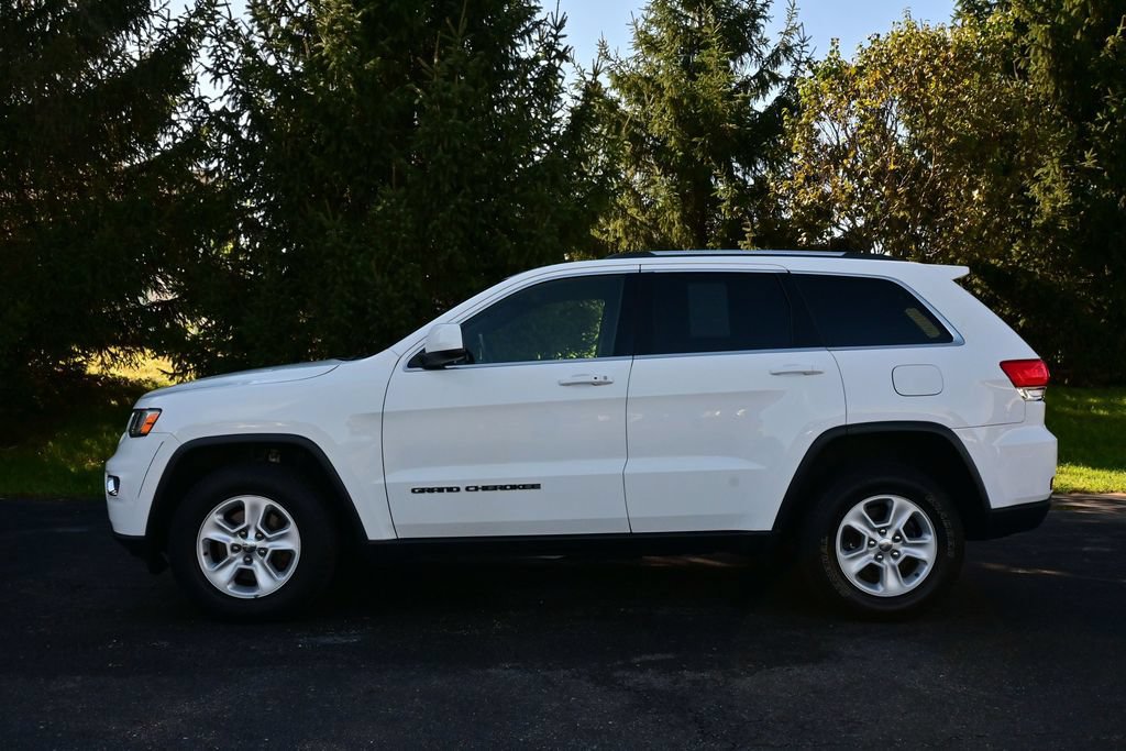 Used 2017 Jeep Grand Cherokee Laredo w/ Quick Order Package 23E AWD/4WD image 5