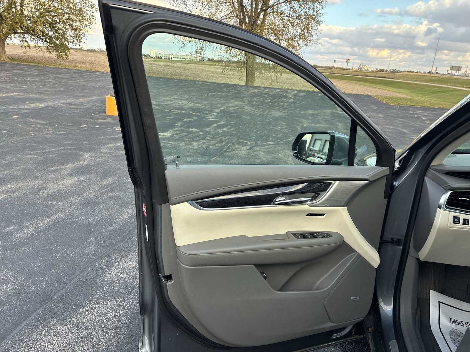 Used 2021 Cadillac XT6 Premium Luxury image 22