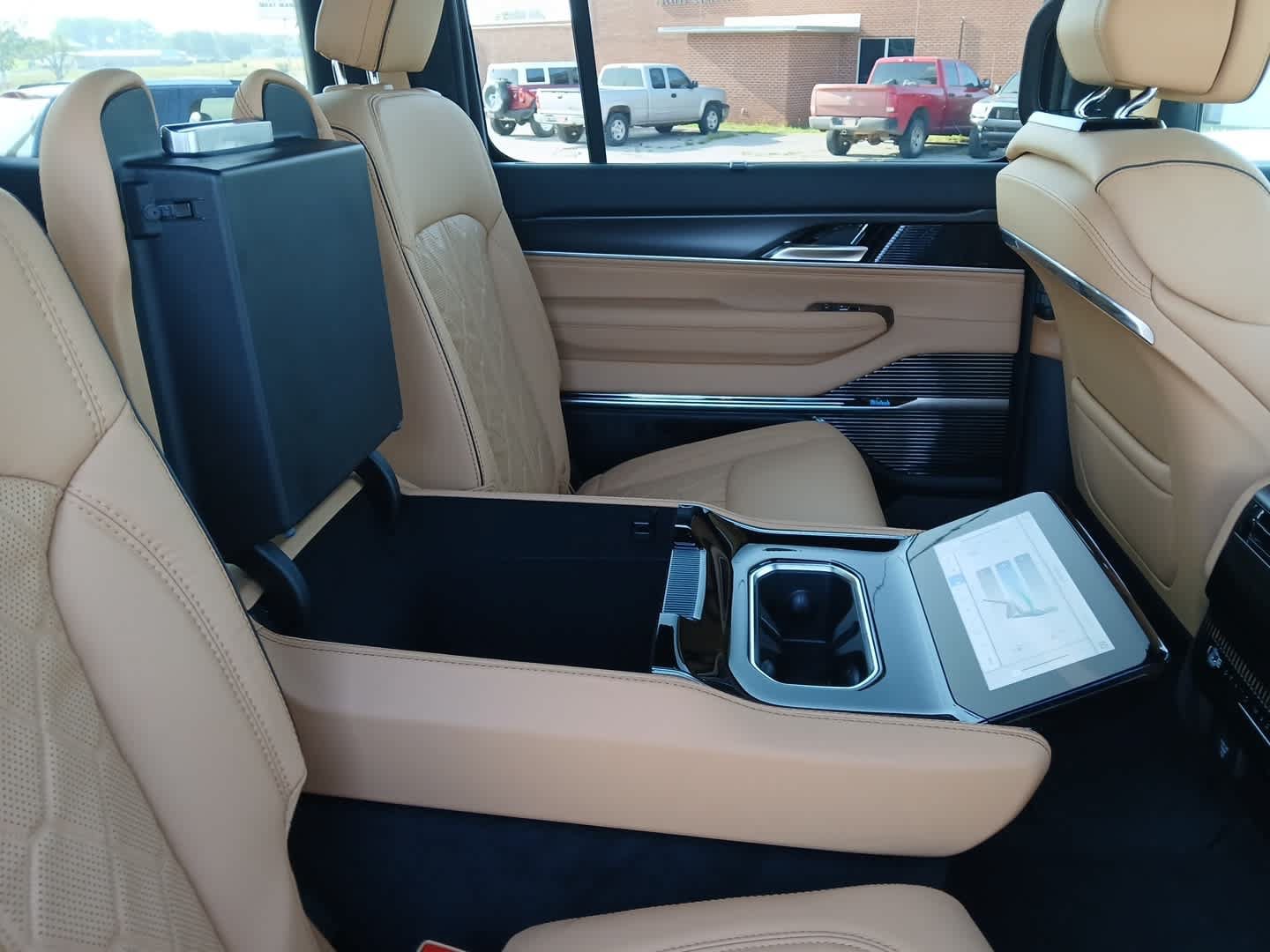New 2026 Jeep Grand Wagoneer Summit AWD/4WD image 98