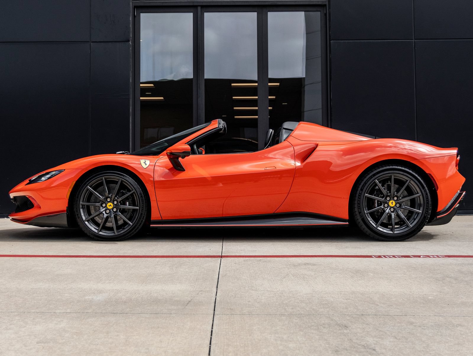 Used 2024 Ferrari 296 GTS RWD image 9