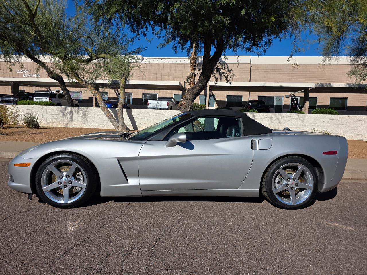 Used 2005 Chevrolet Corvette Convertible w/ Preferred Equipment Group RWD image 6
