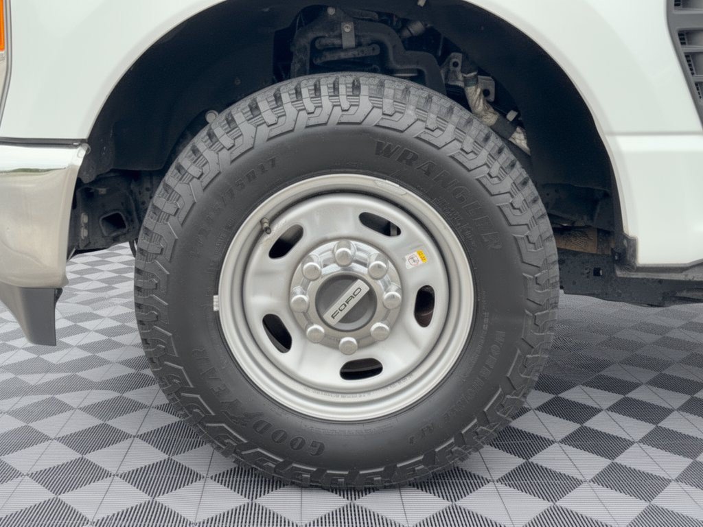 Used 2023 Ford F250 XL w/ XL Driver Assist Package RWD image 13