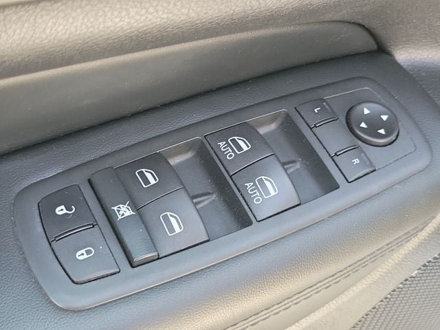 Used 2020 Jeep Grand Cherokee Laredo AWD/4WD image 23