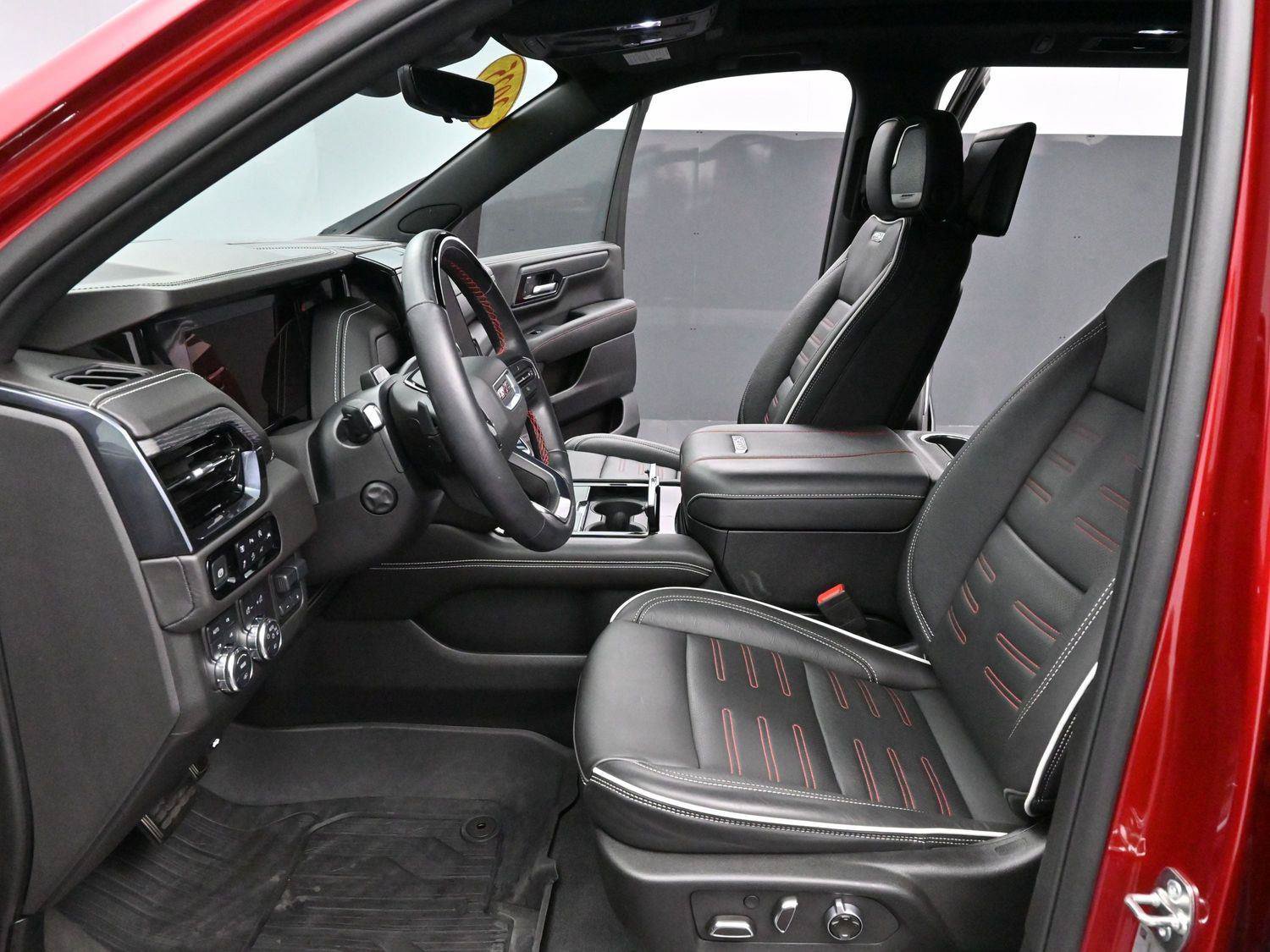 Used 2025 GMC Yukon XL AT4 Ultimate AWD/4WD image 12