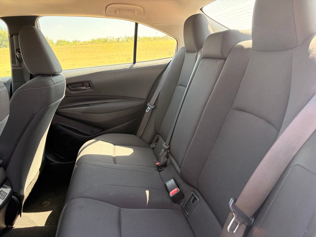 Used 2025 Toyota Corolla LE FWD image 7