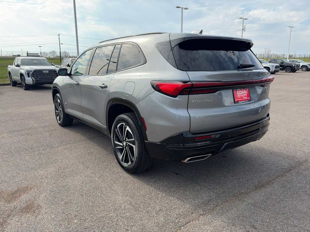 Used 2025 Buick Enclave Sport Touring FWD image 3