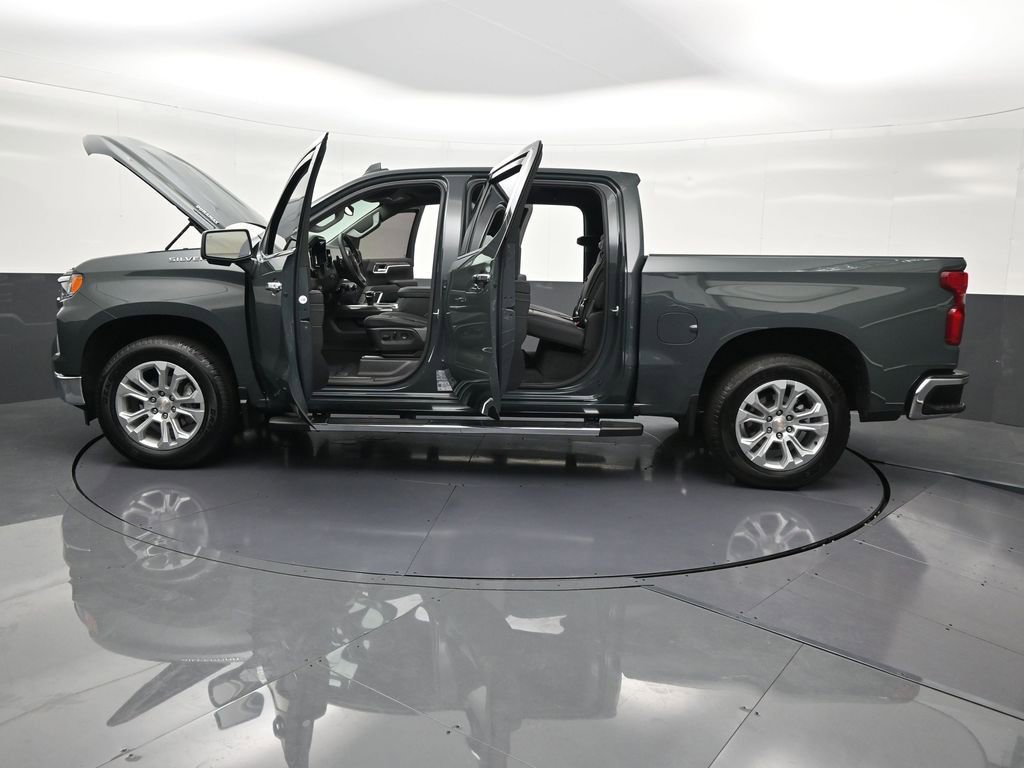 Used 2025 Chevrolet Silverado 1500 LTZ image 33