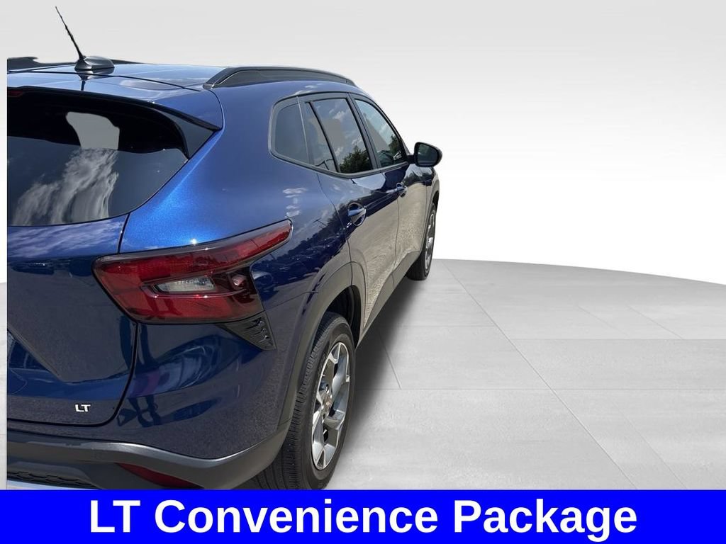 Used 2024 Chevrolet Trax LT w/ Driver Confidence Package FWD image 5