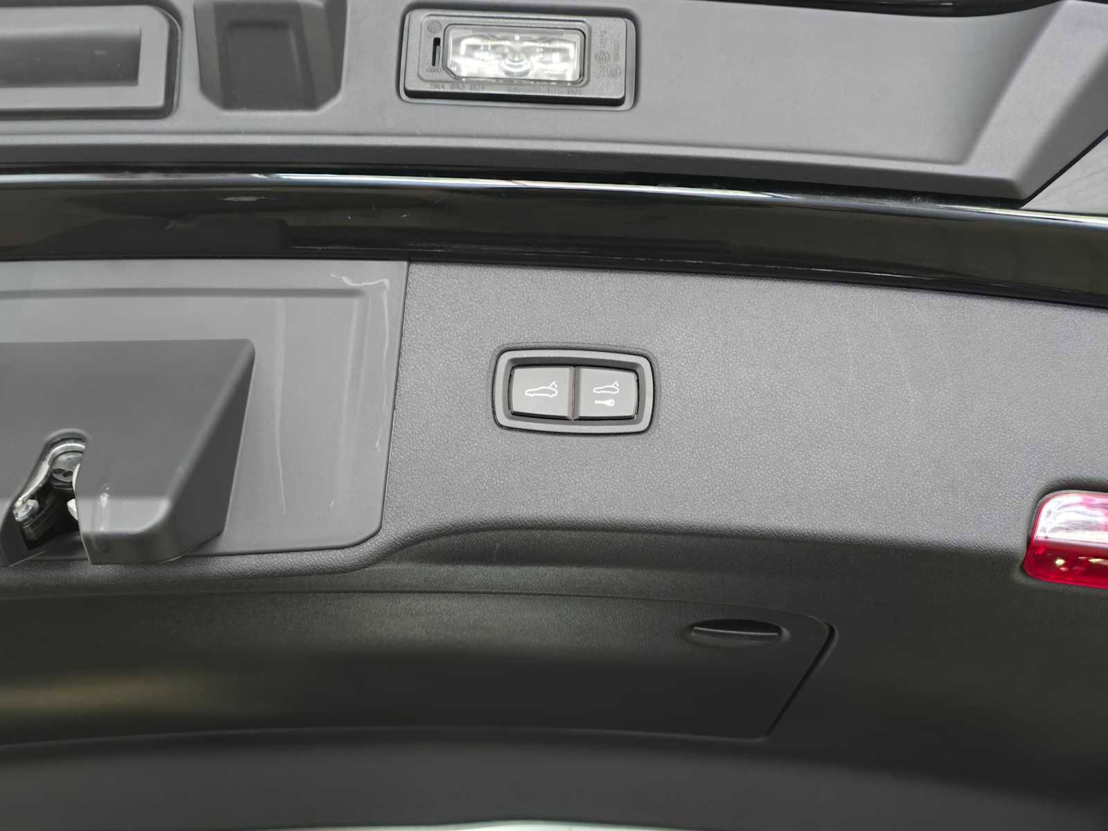 Used 2025 Porsche Cayenne Turbo image 18