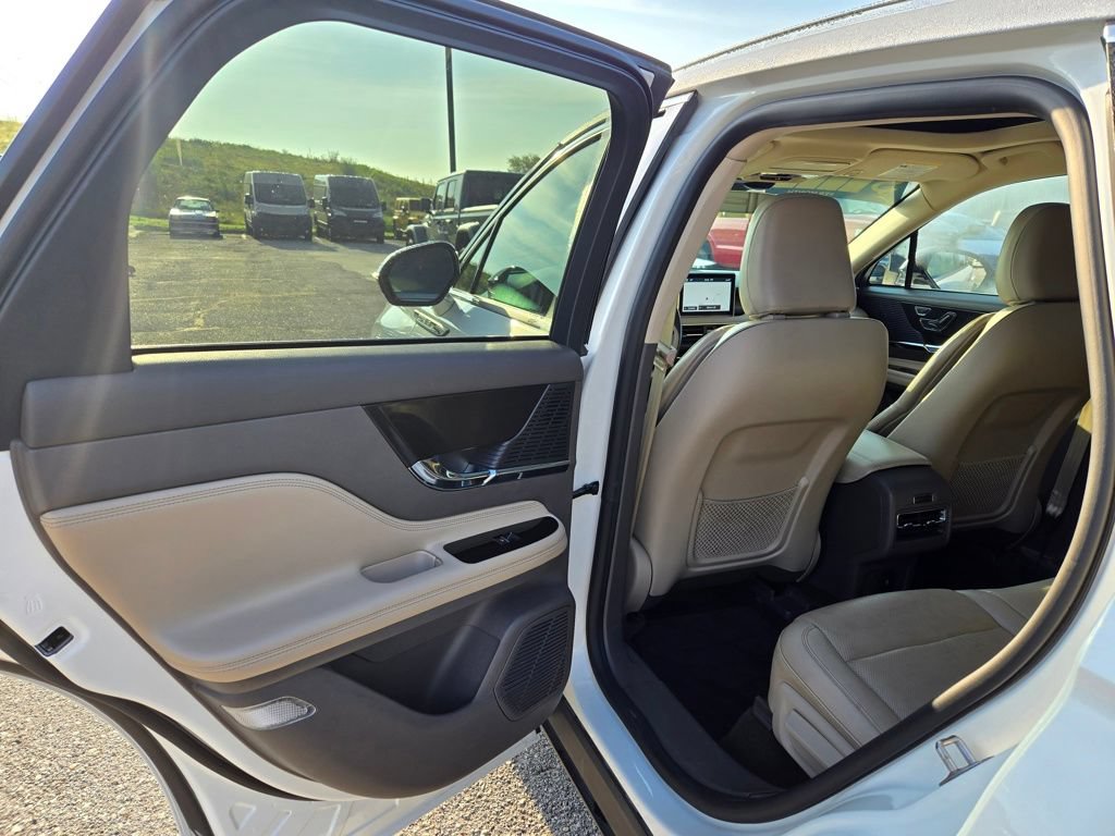Used 2022 Lincoln Corsair Reserve w/ Equipment Group 201A AWD/4WD image 28