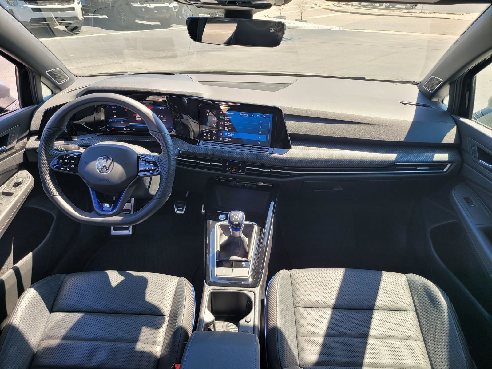 Used 2024 Volkswagen Golf R 2.0T image 15