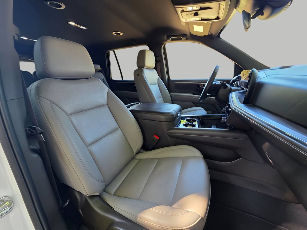 Used 2025 Chevrolet Tahoe LT AWD/4WD image 14