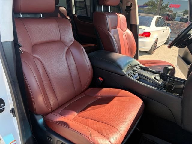 Used 2019 Lexus LX 570 4WD w/ Luxury Package image 46