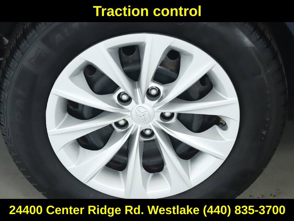 Used 2017 Toyota Camry XLE image 12