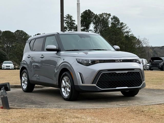 Used 2025 Kia Soul LX image 1