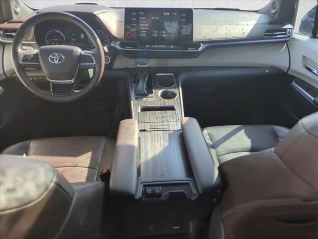 Used 2021 Toyota Sienna Platinum image 27