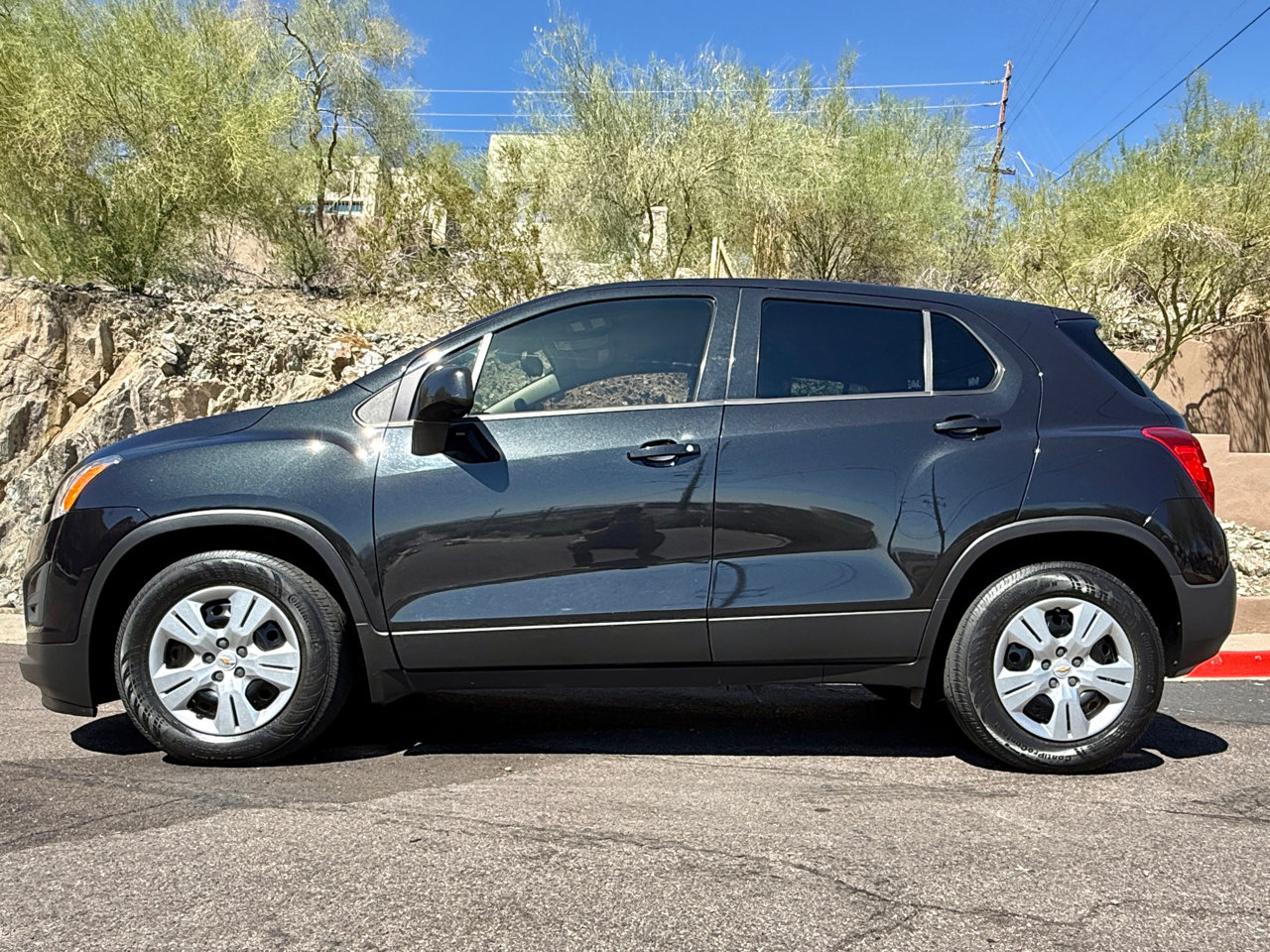 Used 2016 Chevrolet Trax LS w/ LPO, Cargo Package image 3
