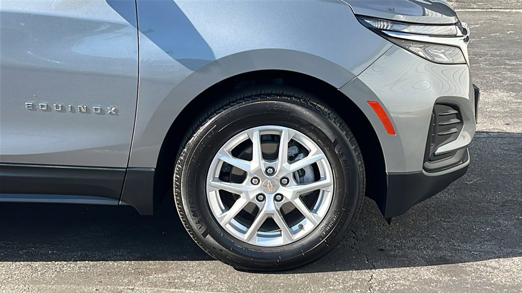 Used 2023 Chevrolet Equinox LS image 6