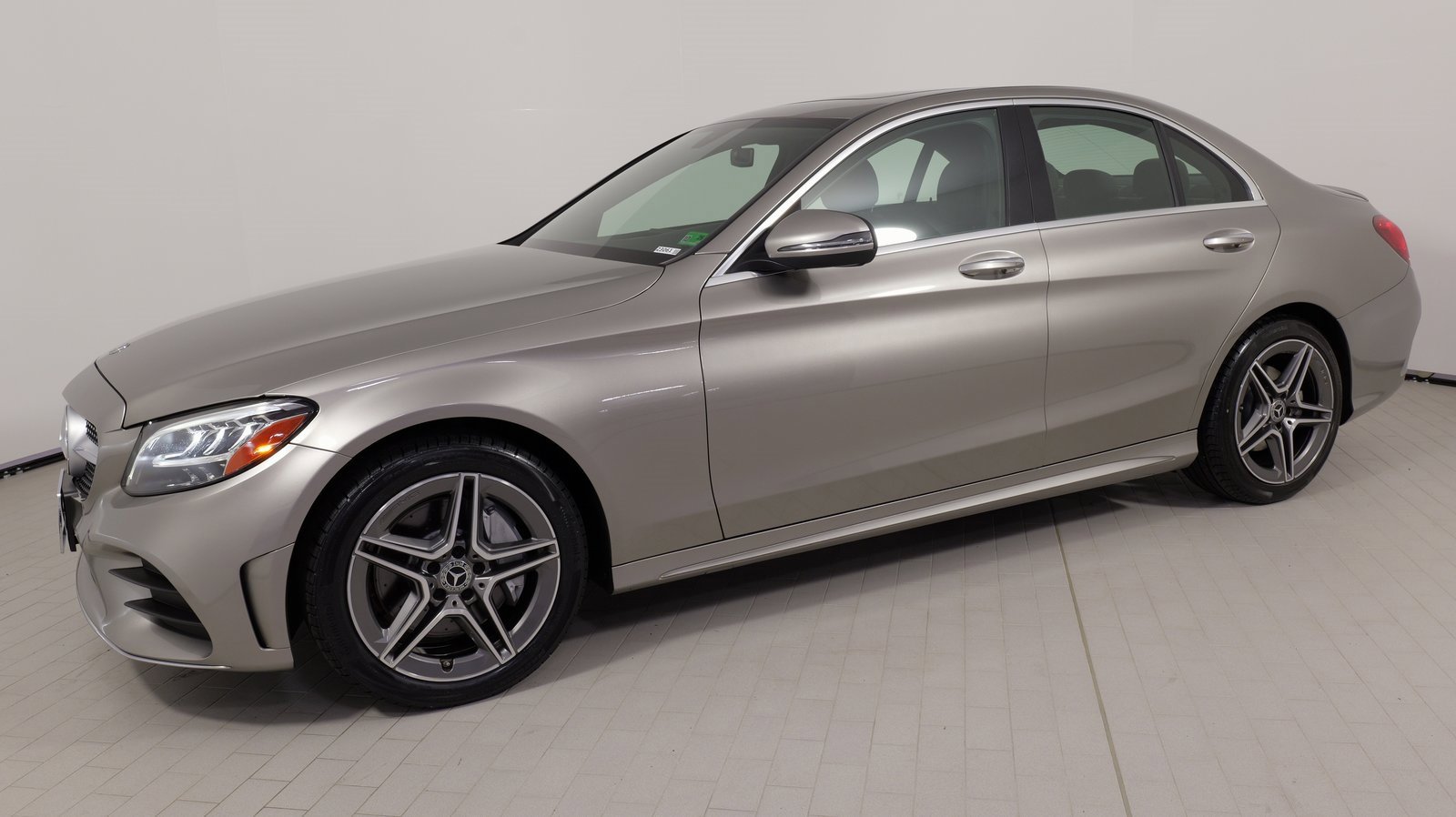 Used 2020 Mercedes-Benz C 300 4MATIC Sedan image 3