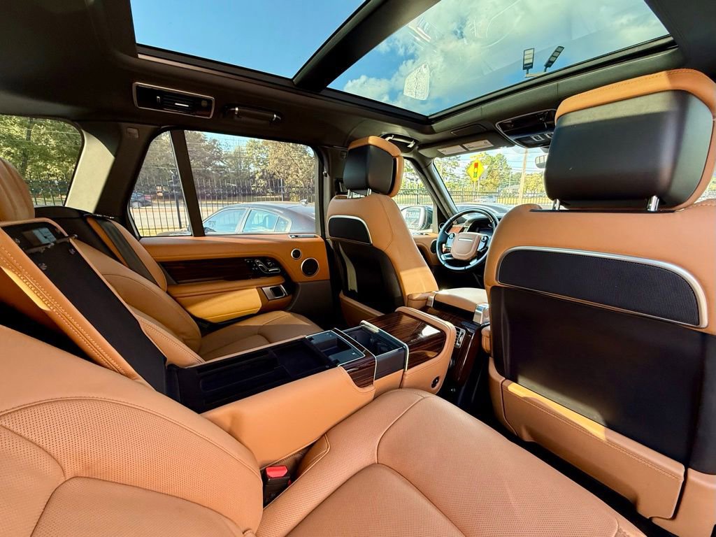 Used 2018 Land Rover Range Rover Autobiography image 24