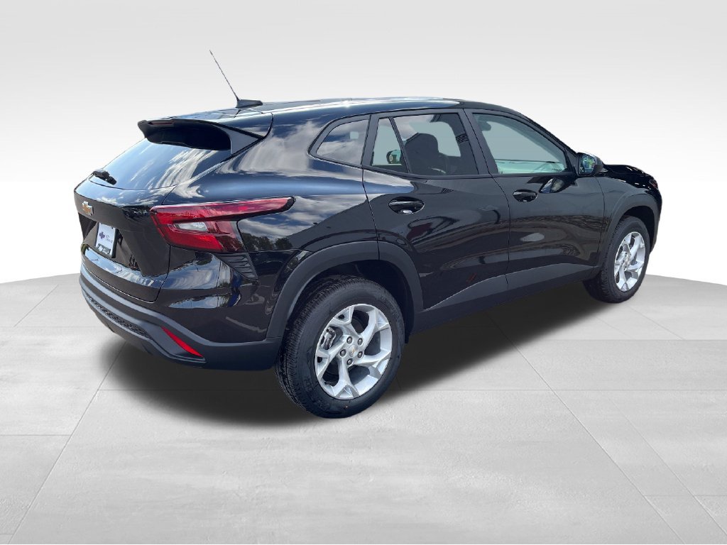 New 2026 Chevrolet Trax LS w/ LS Convenience Package FWD image 5