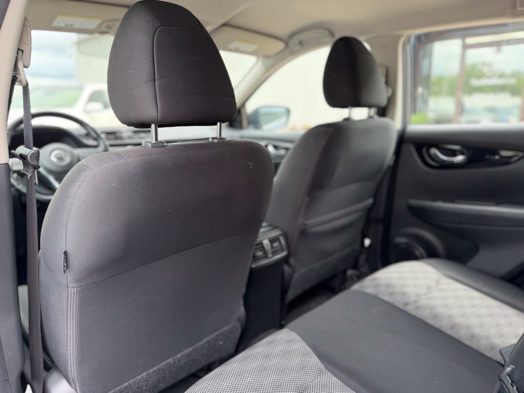 Used 2021 Nissan Rogue Sport SV AWD/4WD image 21