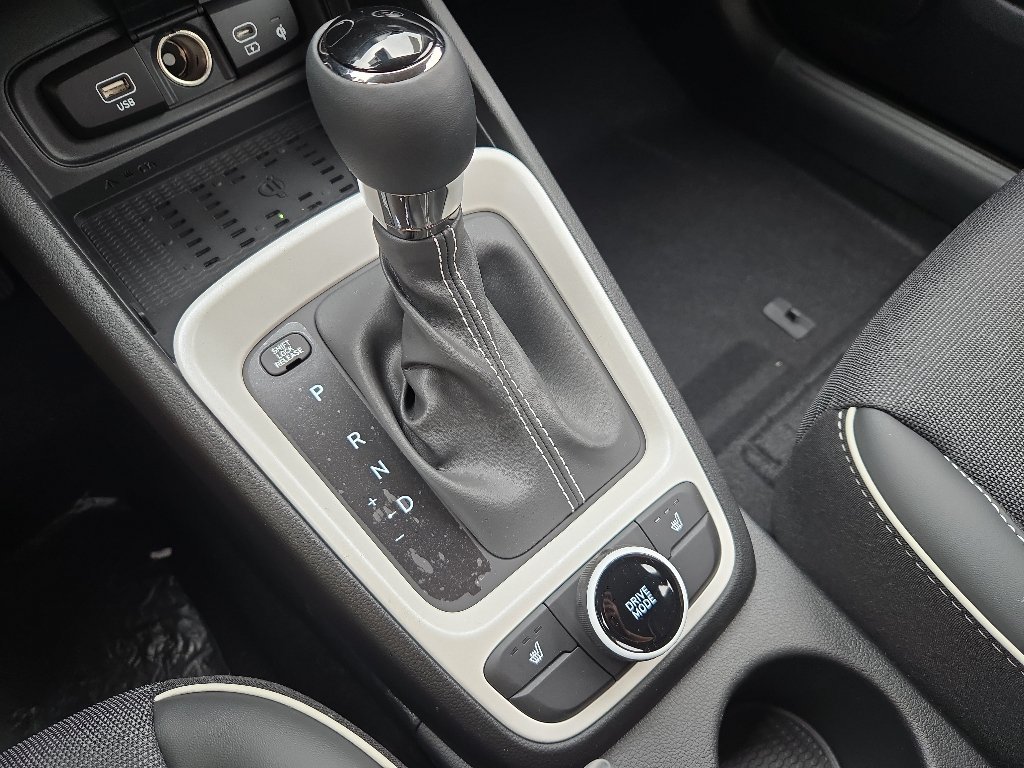 New 2026 Hyundai Venue SEL FWD image 39