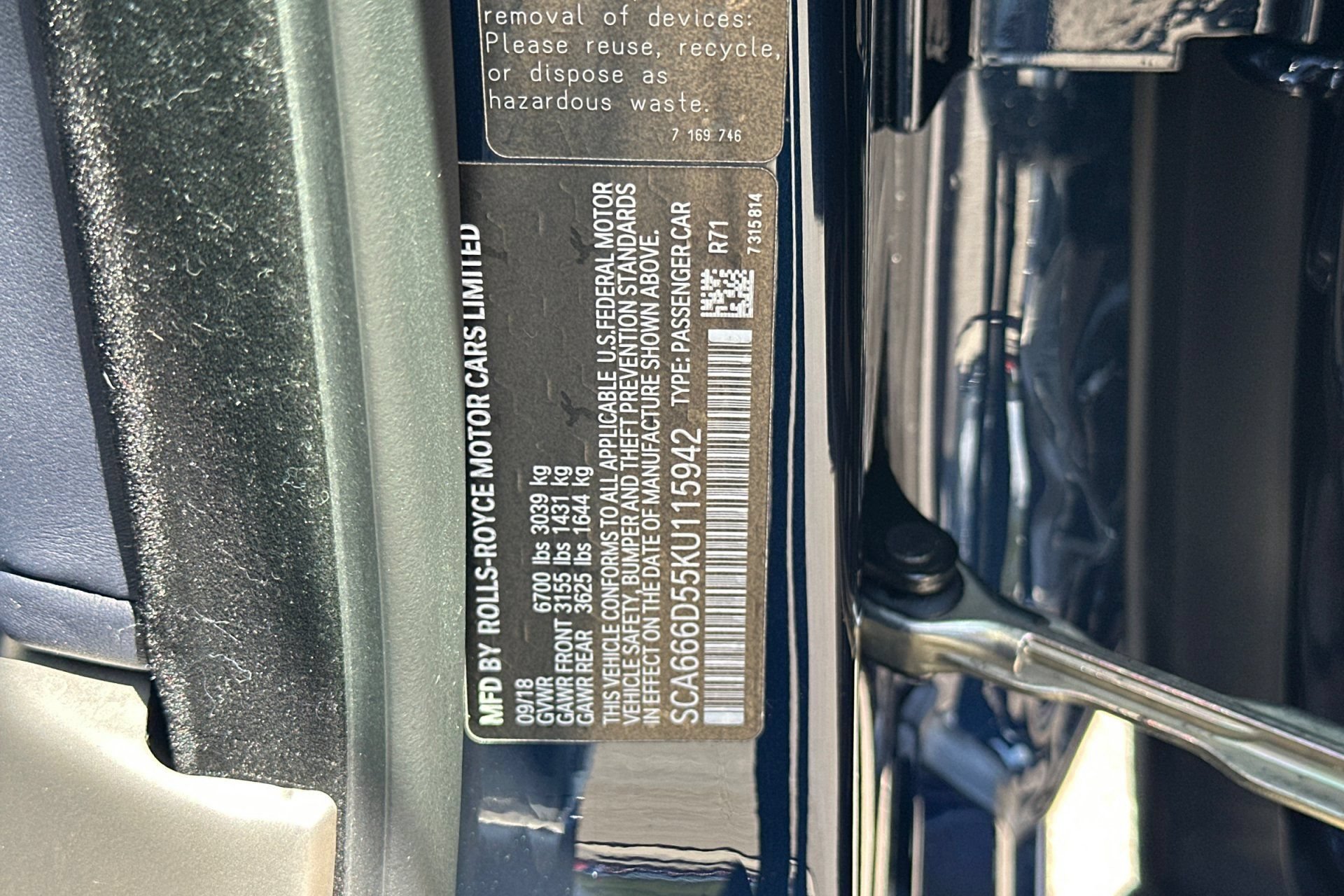 Used 2019 Rolls-Royce Dawn RWD image 46