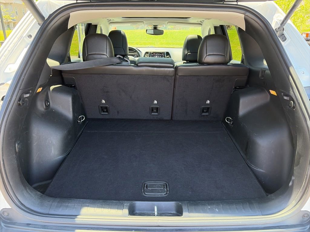 Used 2019 Jeep Cherokee Limited AWD/4WD image 13