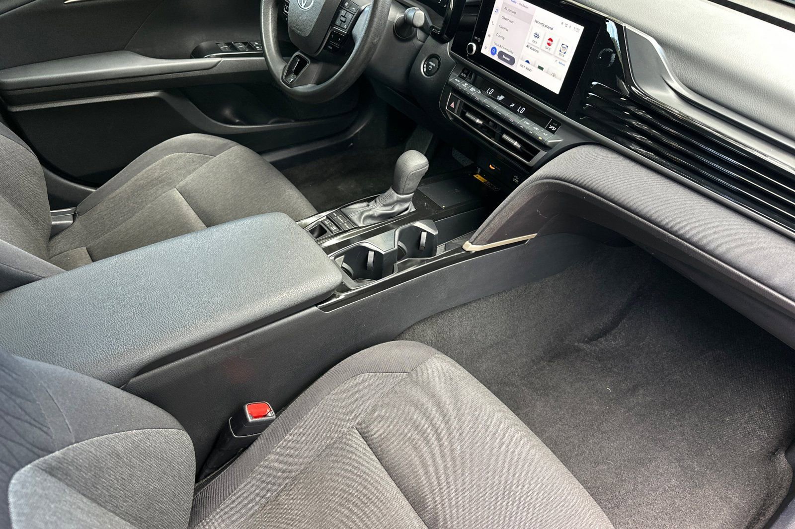 Used 2025 Toyota Camry LE image 15