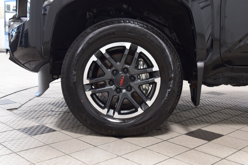 Used 2025 Toyota Tacoma TRD Sport AWD/4WD image 28