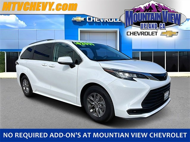 Used 2022 Toyota Sienna LE w/ LE Plus Package