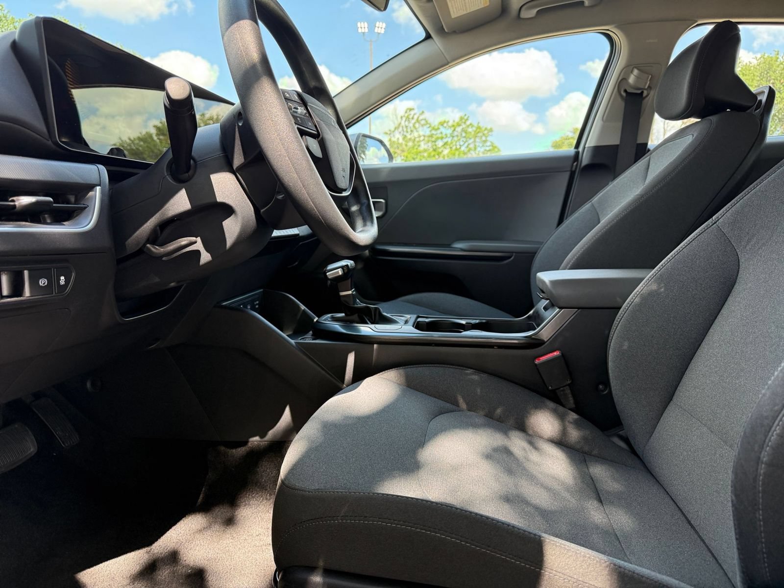 Used 2025 Kia K4 FWD image 29