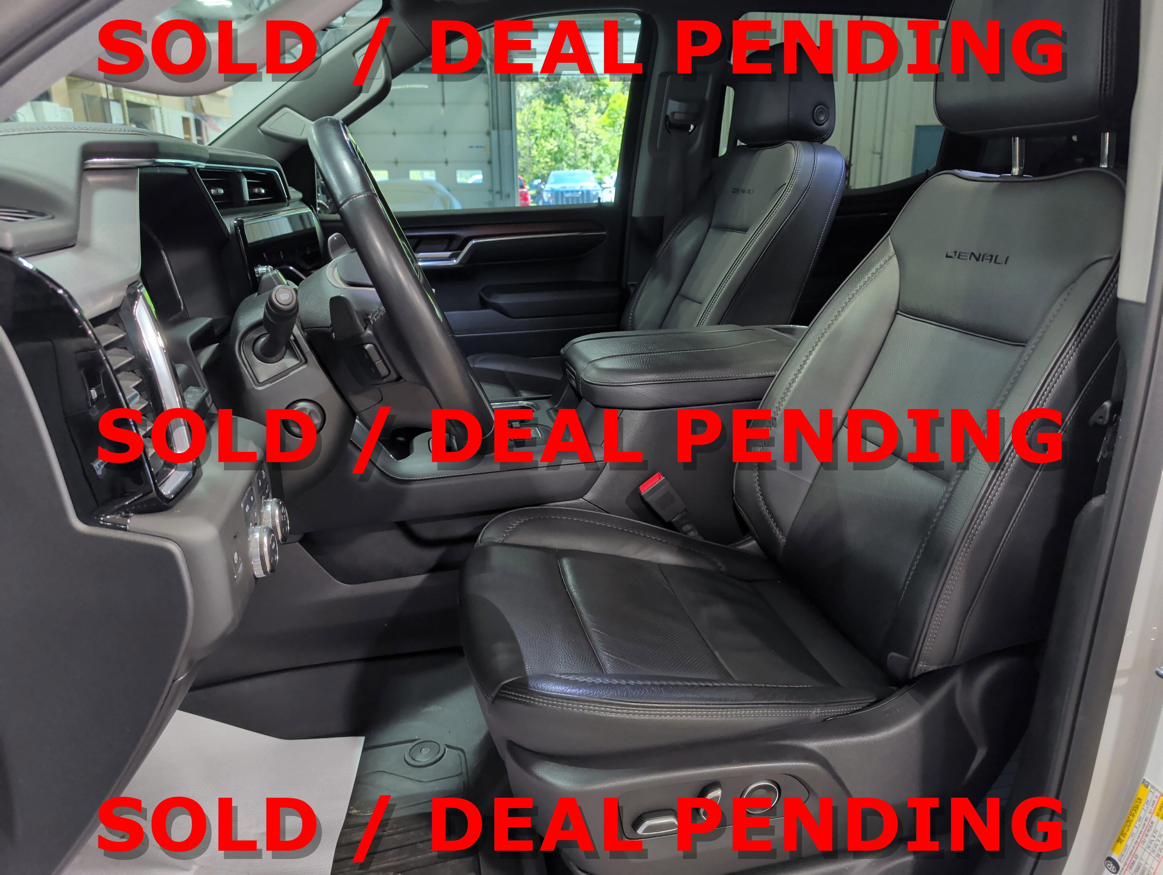 Used 2024 GMC Sierra 1500 Denali AWD/4WD image 9