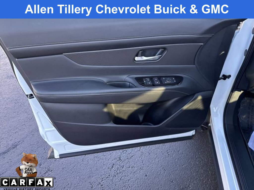 Used 2025 Nissan Murano SV image 14