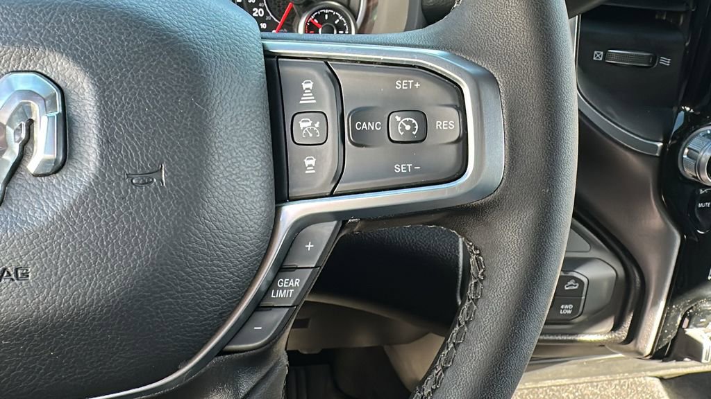 Used 2025 RAM 2500 Big Horn AWD/4WD image 19