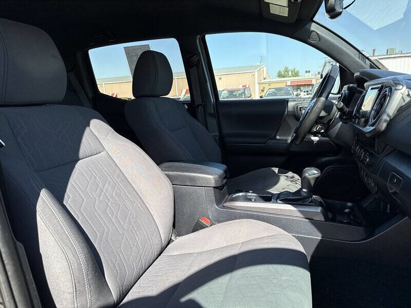 Used 2019 Toyota Tacoma TRD Sport image 19