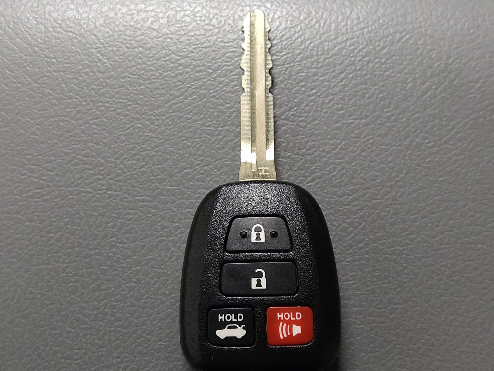 Used 2015 Toyota Camry LE FWD image 32