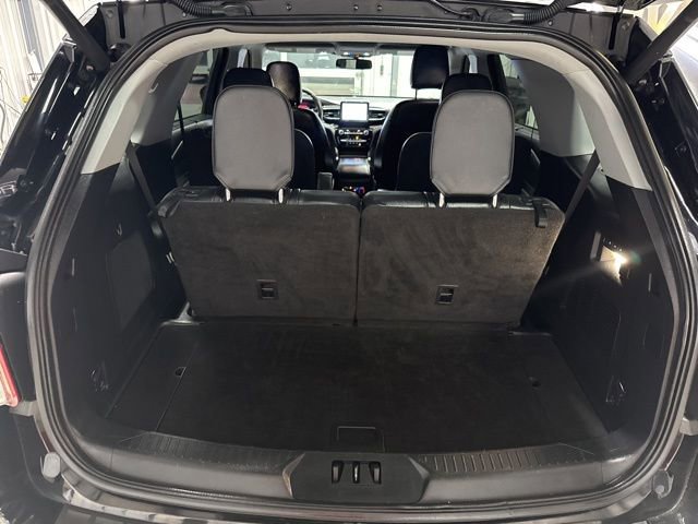 Used 2023 Ford Explorer Limited w/ Equipment Group 301A image 20