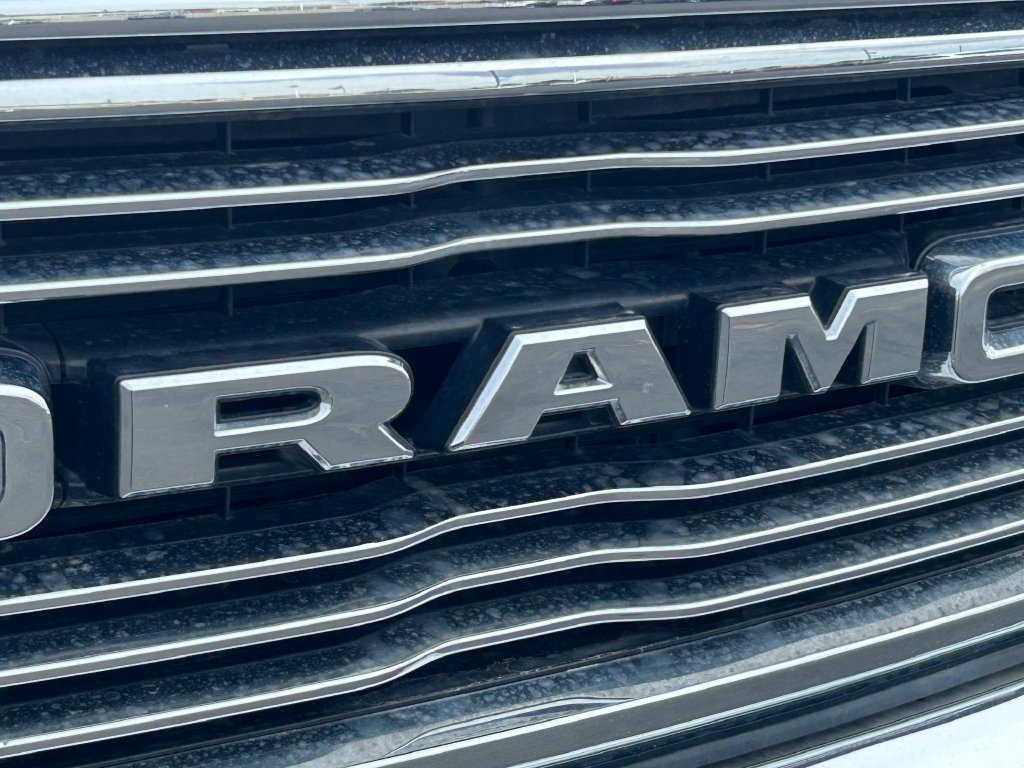 Used 2024 RAM 1500 Laramie AWD/4WD image 10